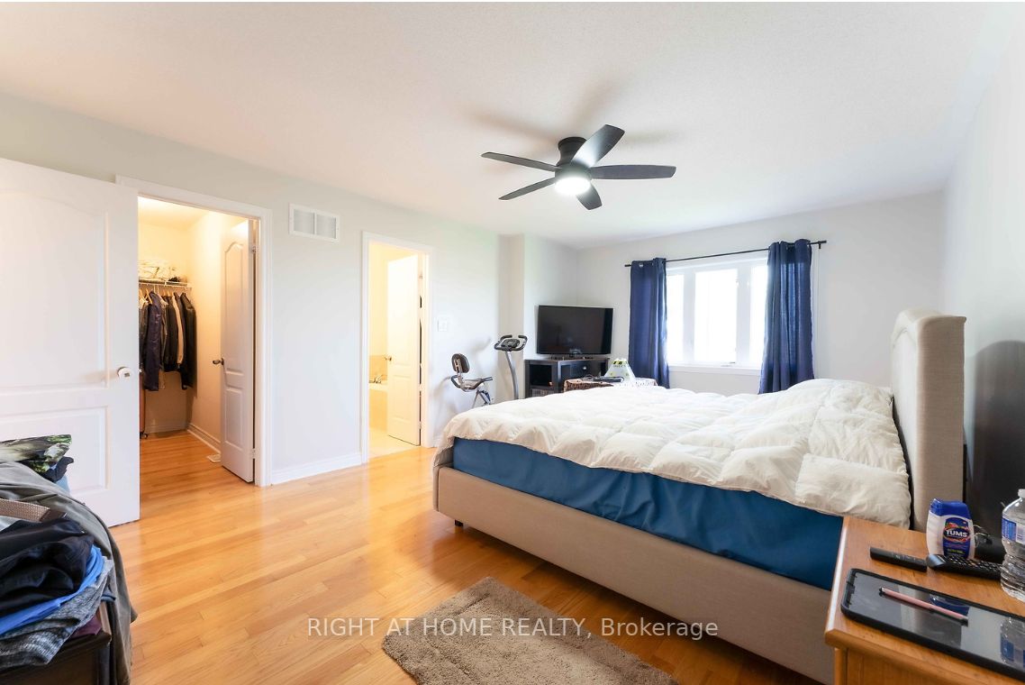 42 Forsyth Cres