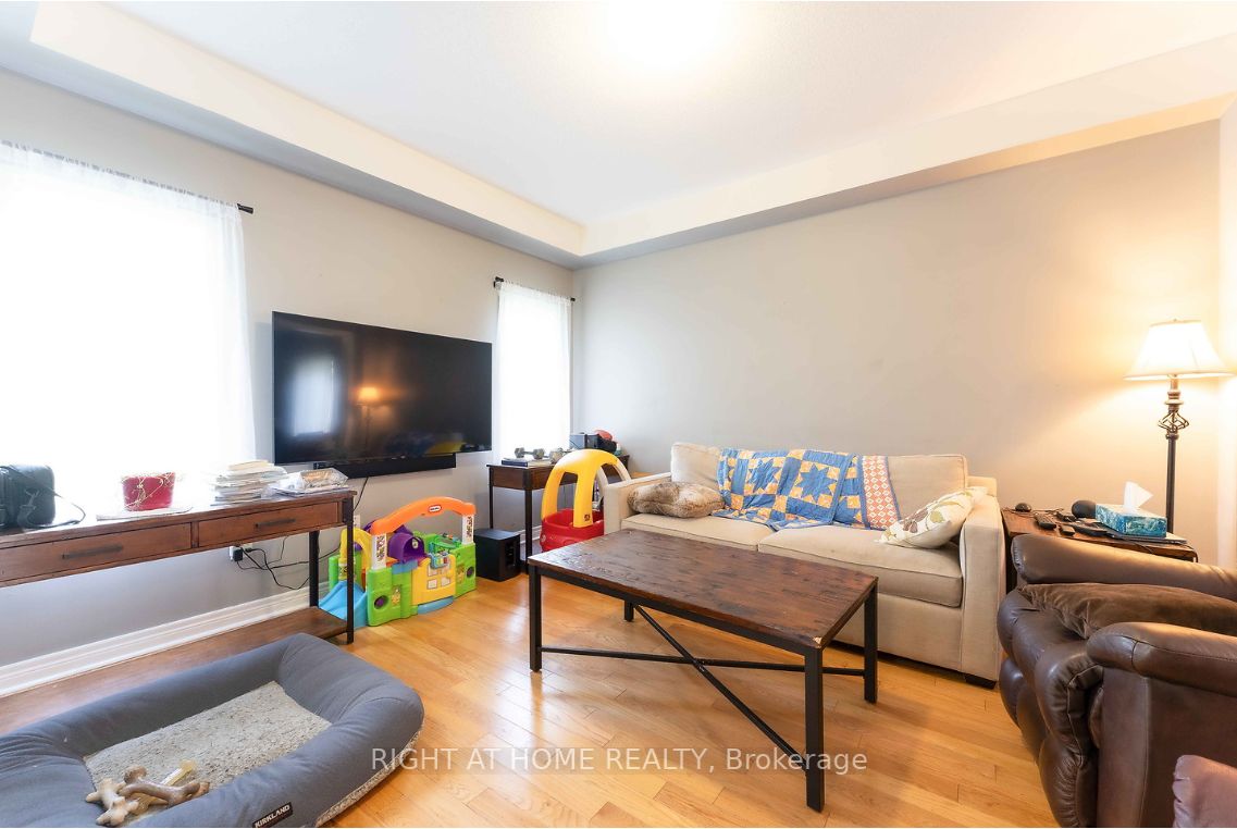 42 Forsyth Cres