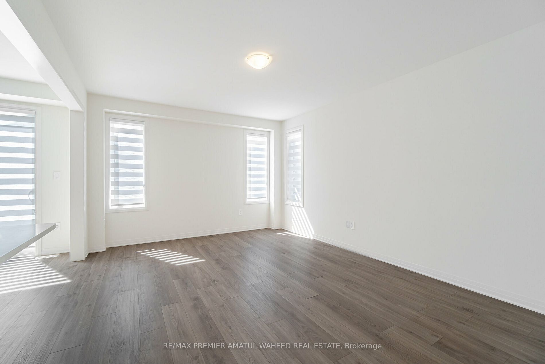 32 Copperhill Hts S