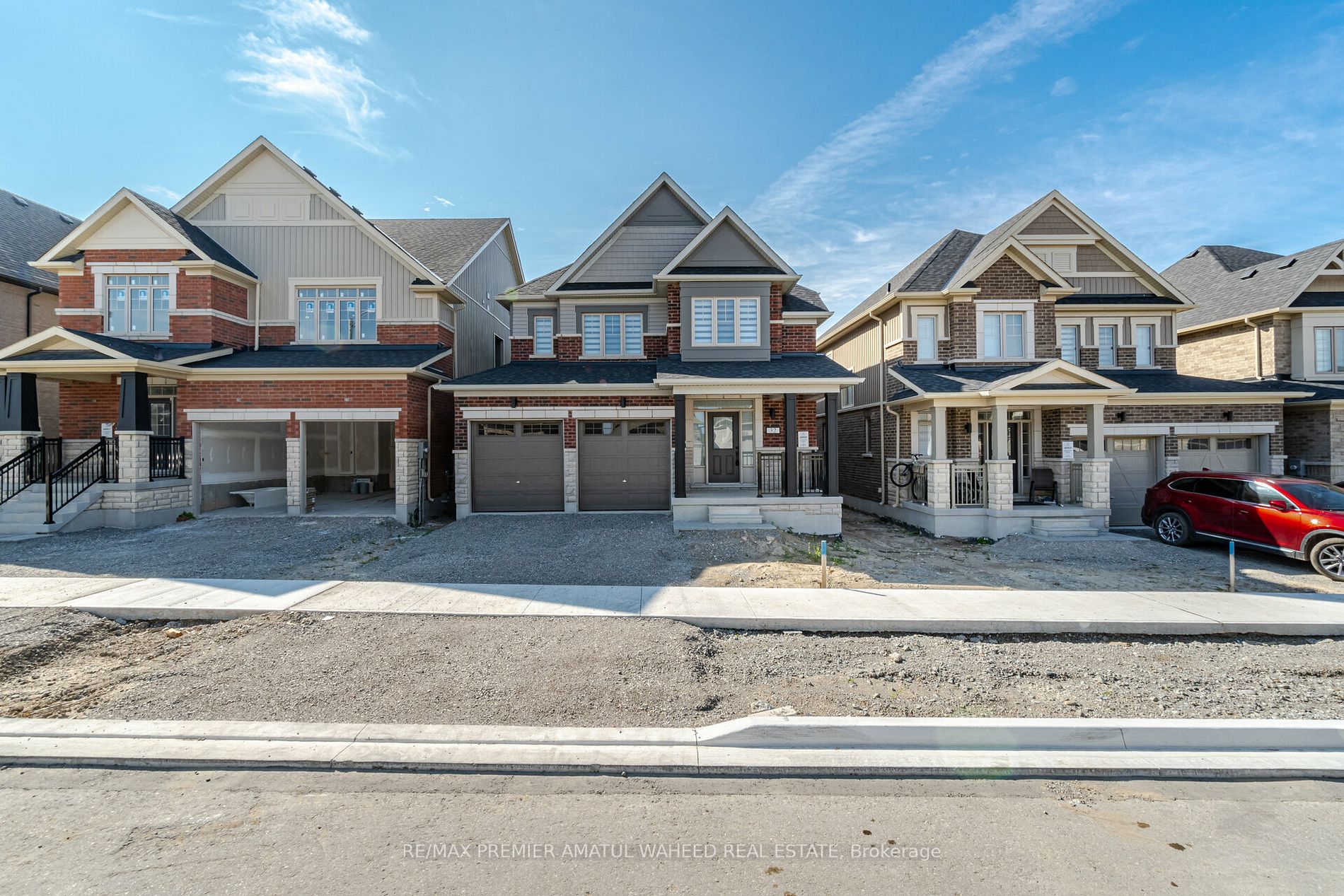 32 Copperhill Hts S