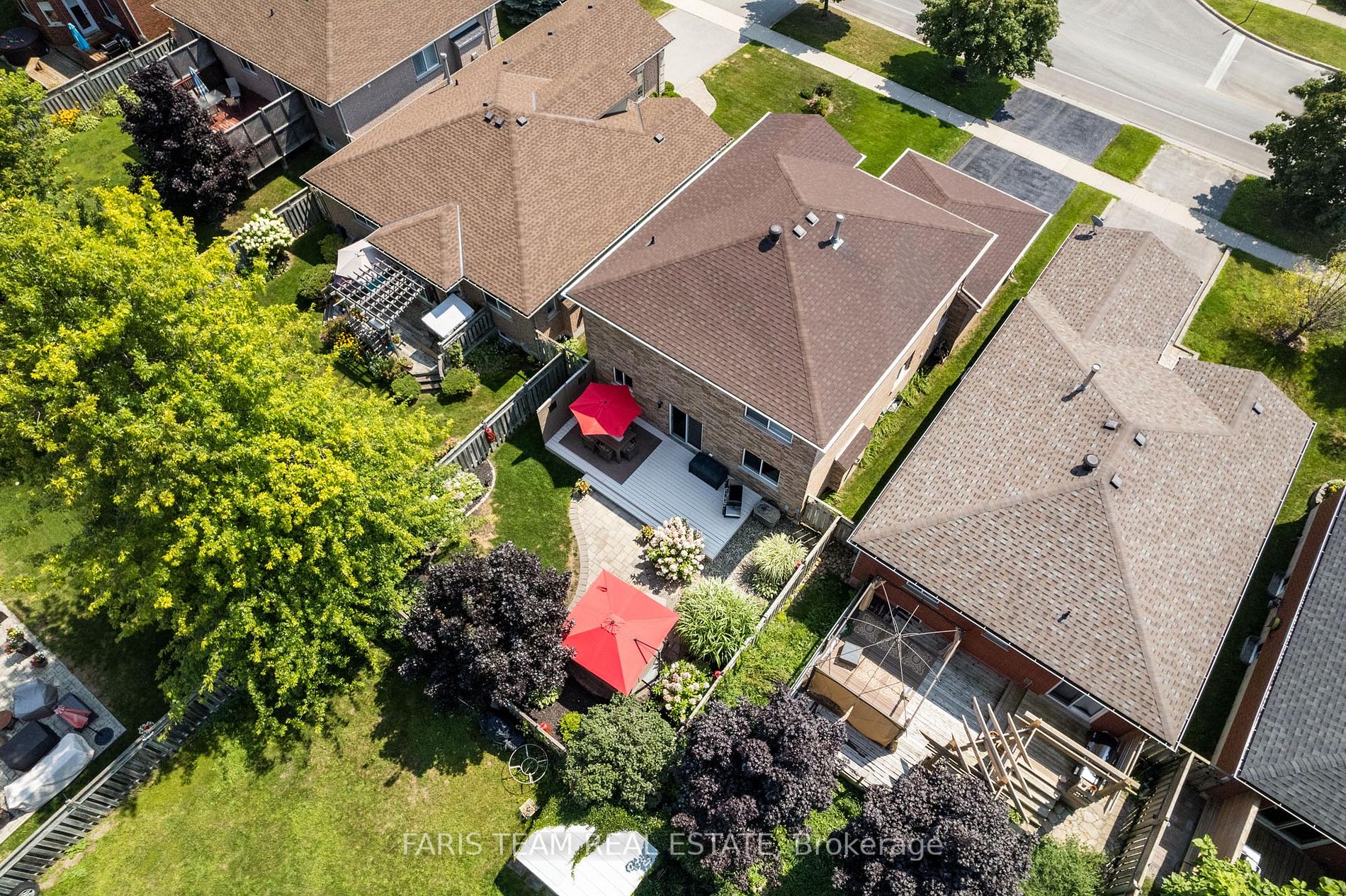 210 Mapleton Avenue