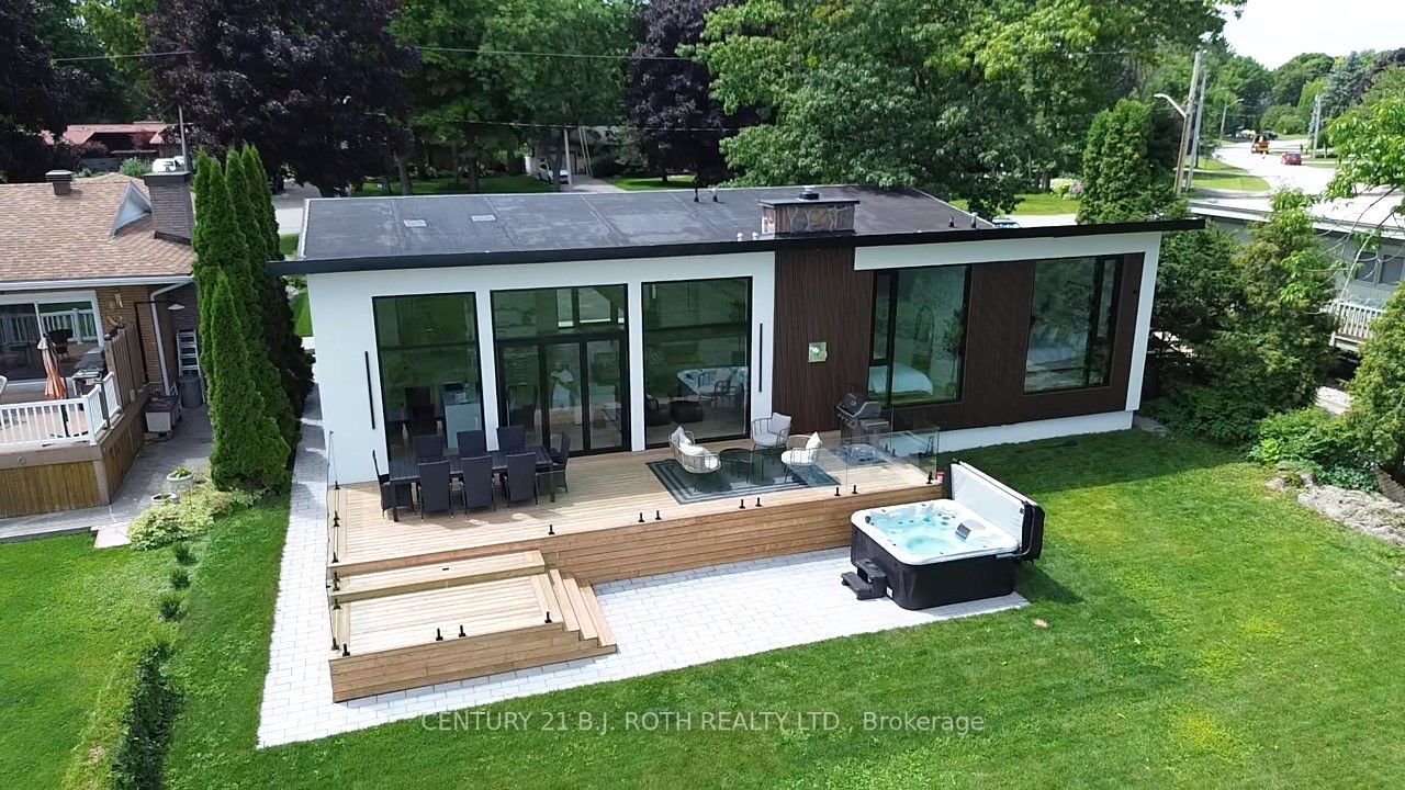 655 Glen Cres