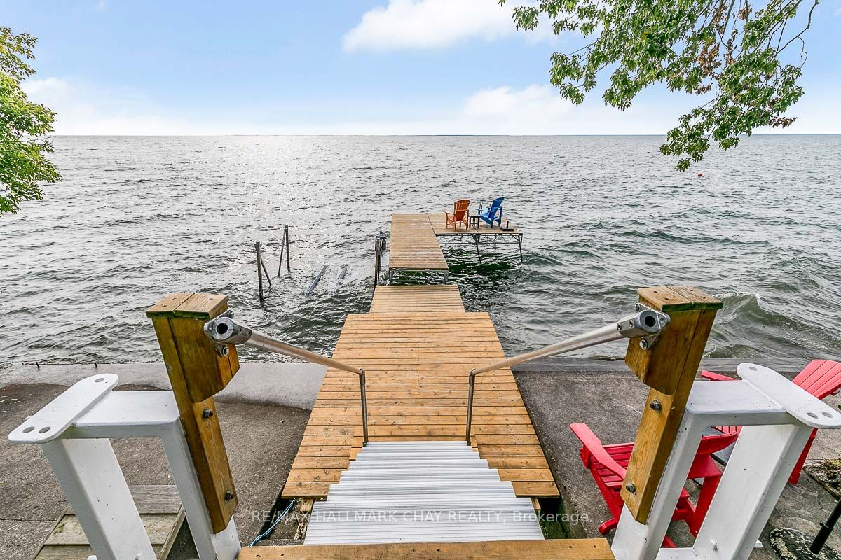 1069 Lakeshore Road E