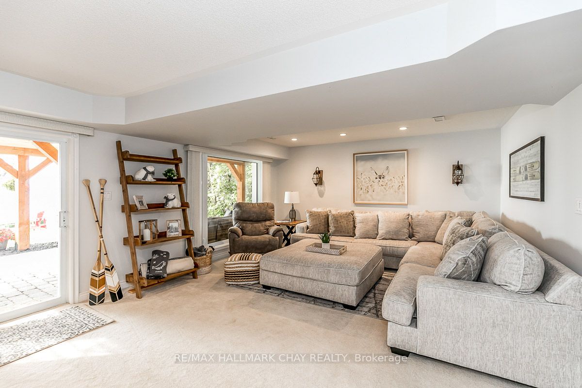1069 Lakeshore Road E