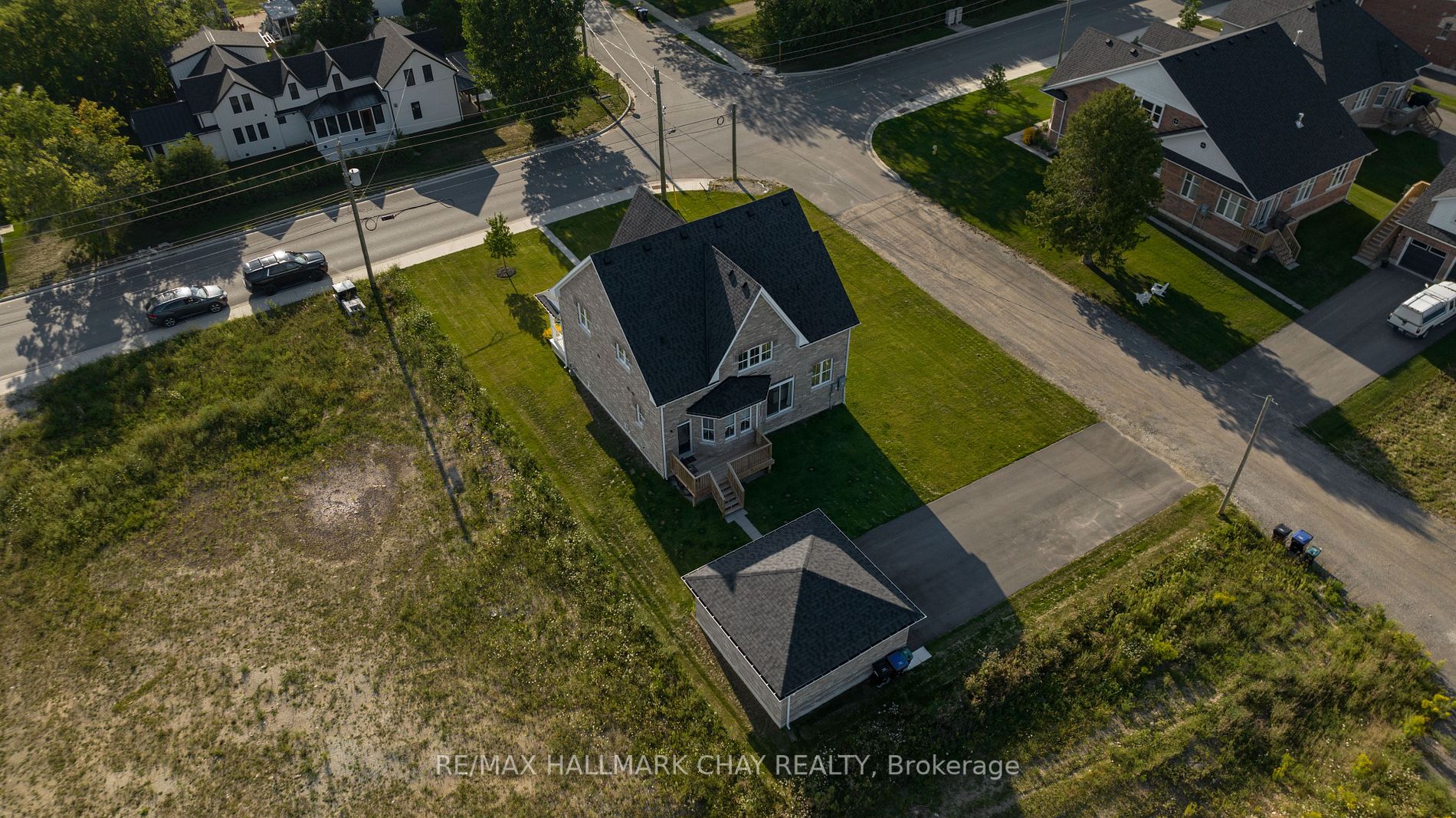 43 Wellington St E