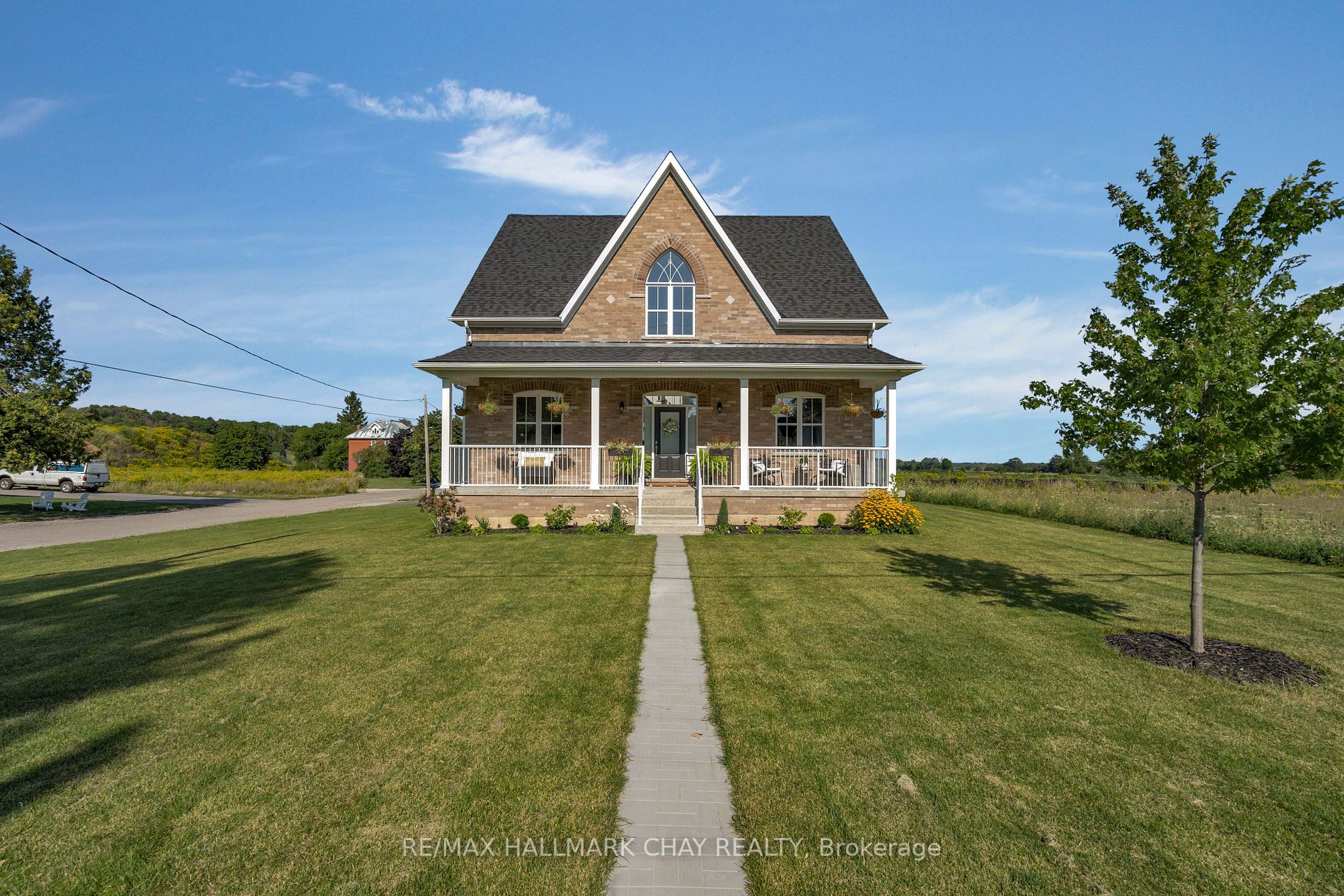 43 Wellington St E