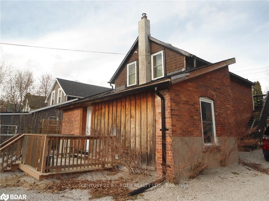 119 Albert St S