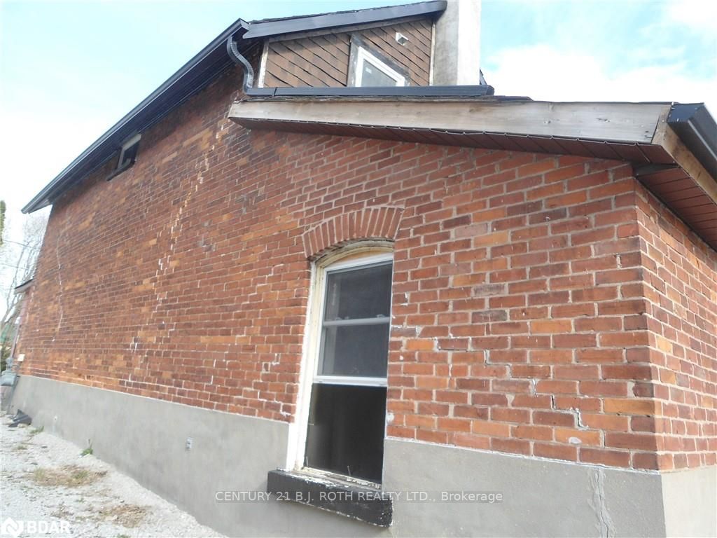 119 Albert St S