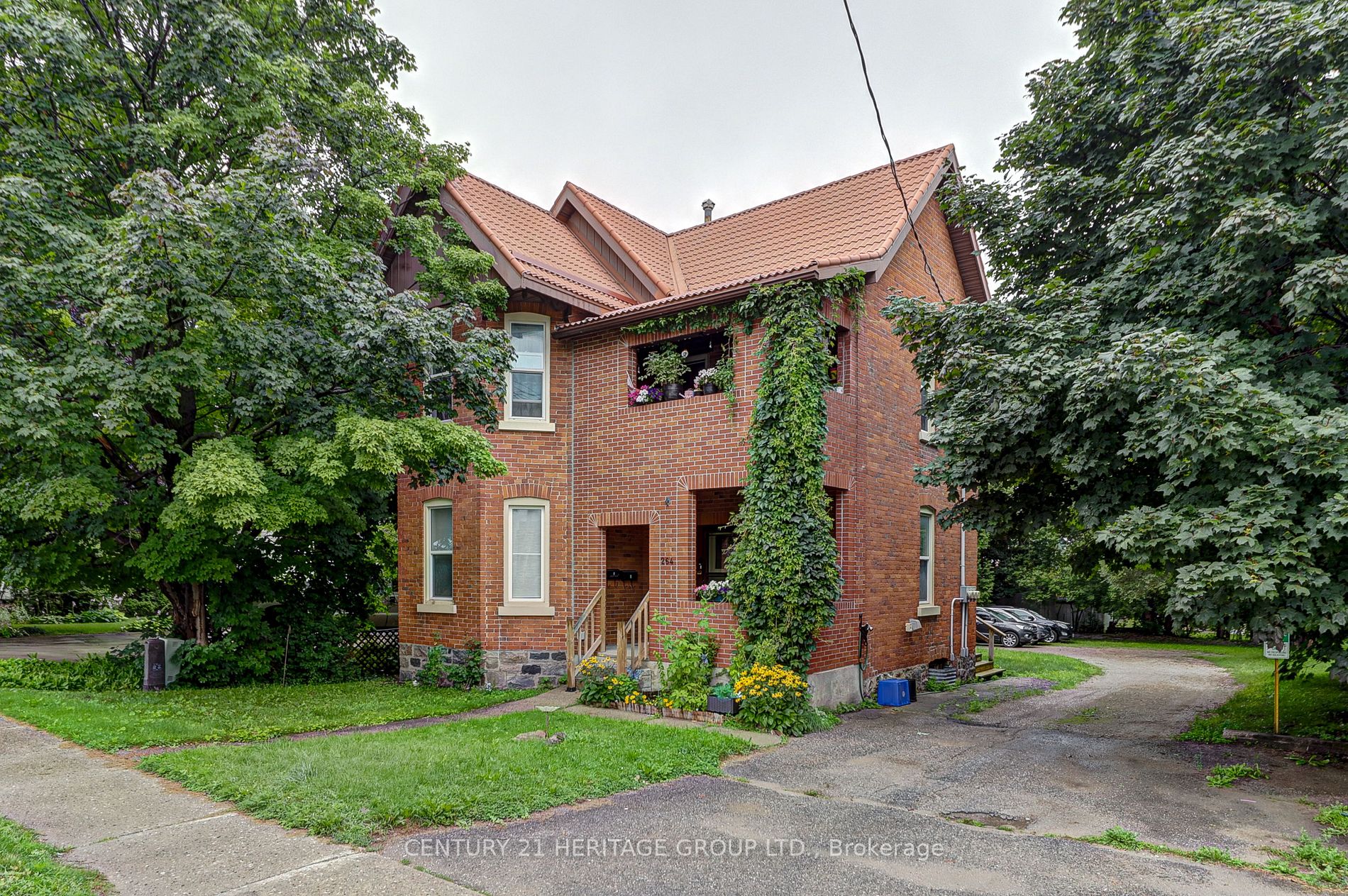 264 Mississaga St W