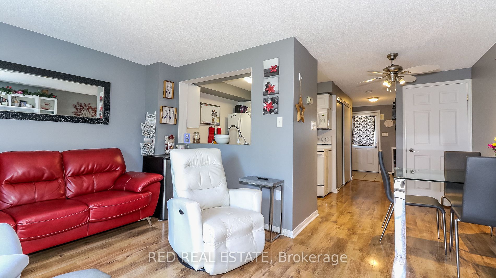 39 Lion's Gate Blvd
