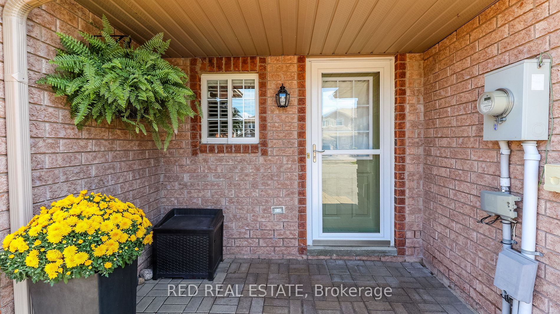39 Lion's Gate Blvd