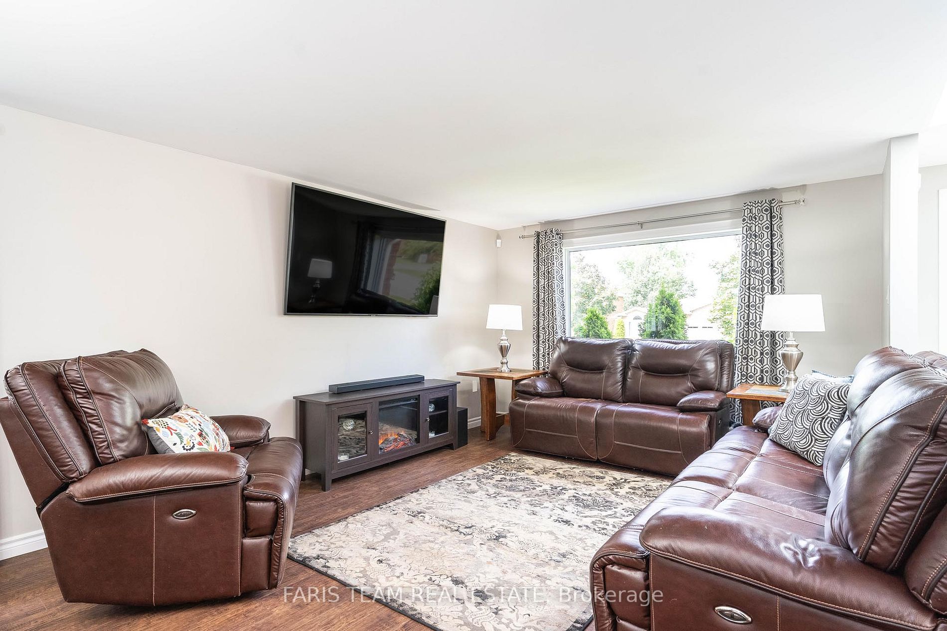 54 Douglas Dr