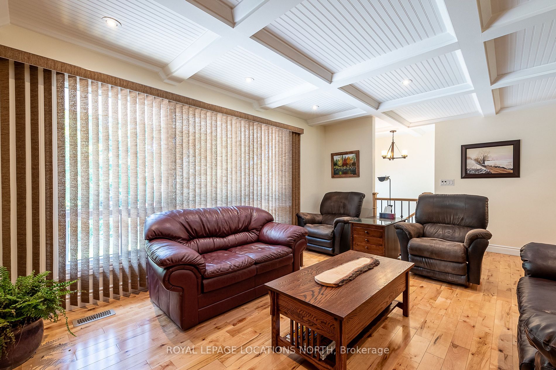 205 Park Dr E