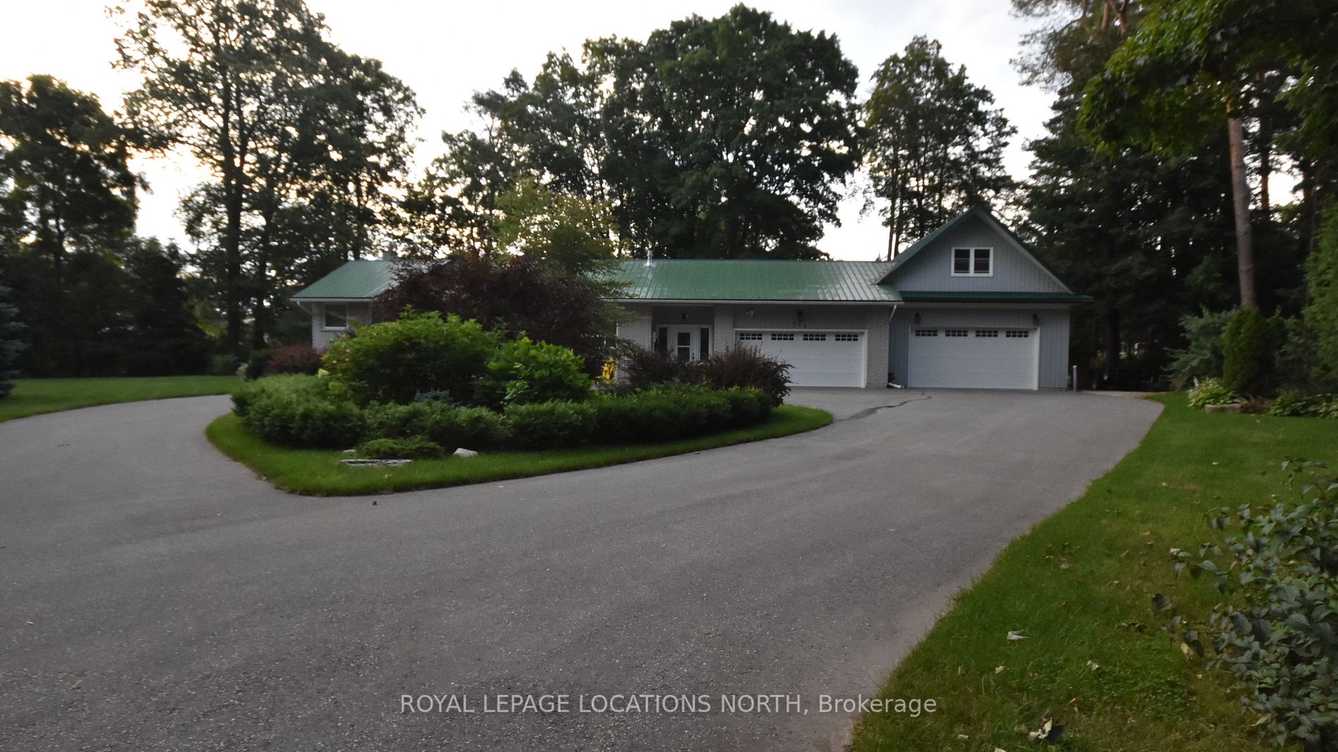 205 Park Dr E