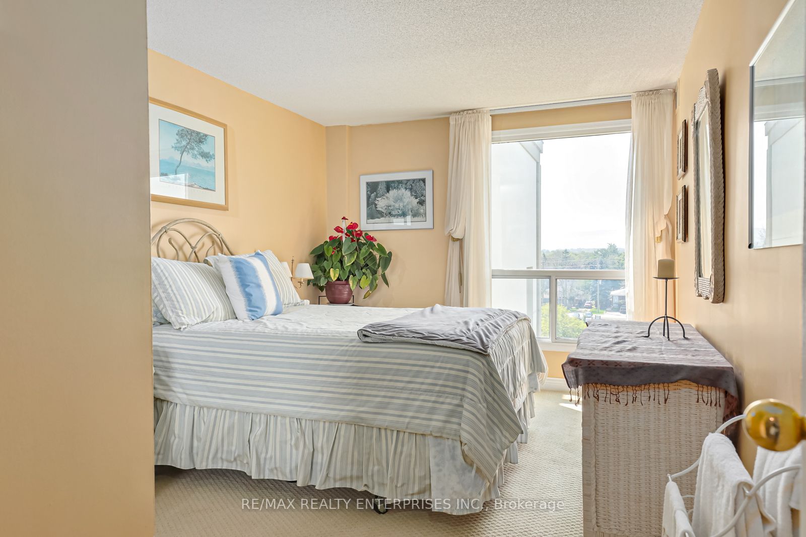 172 Eighth St, #605
