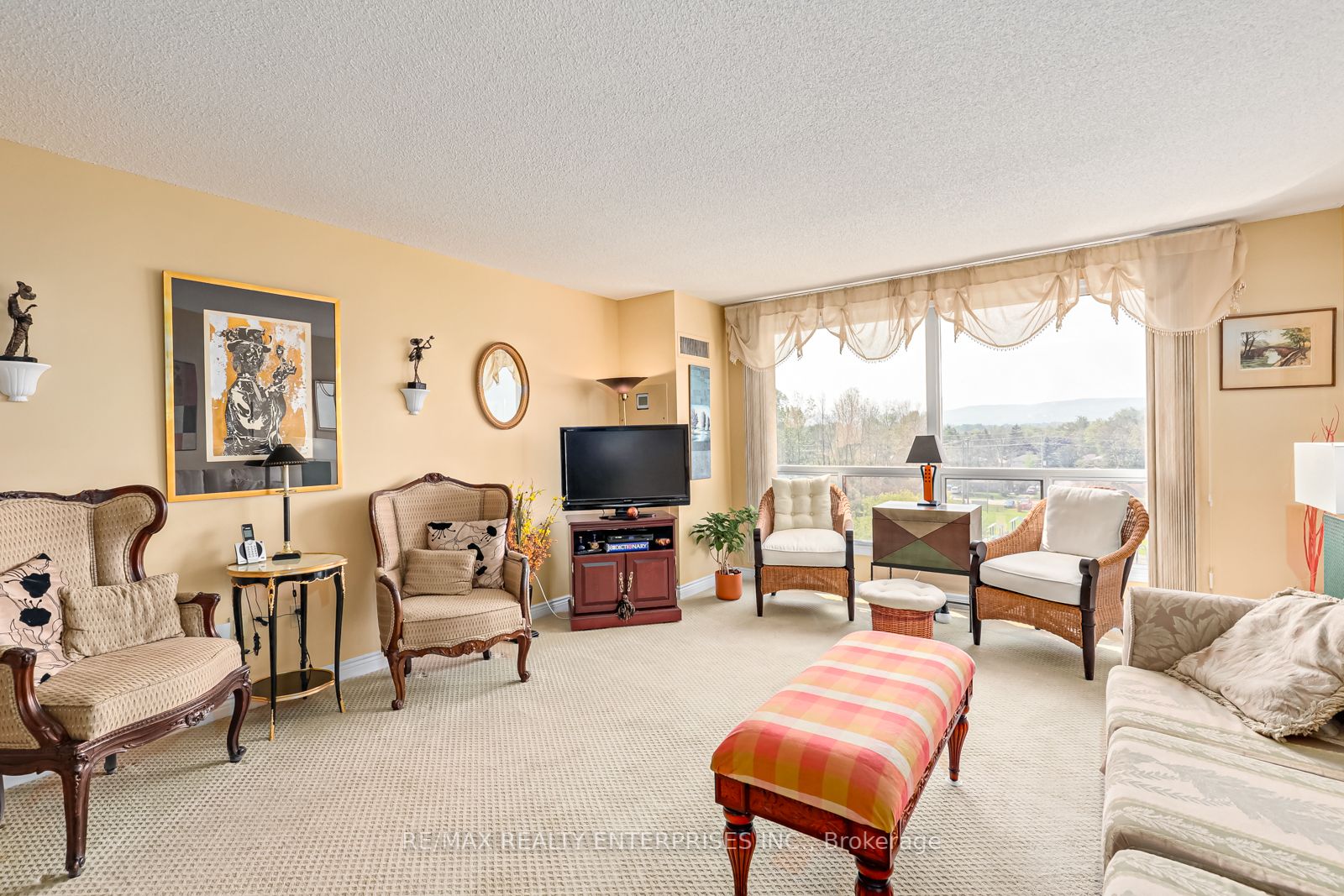 172 Eighth St, #605