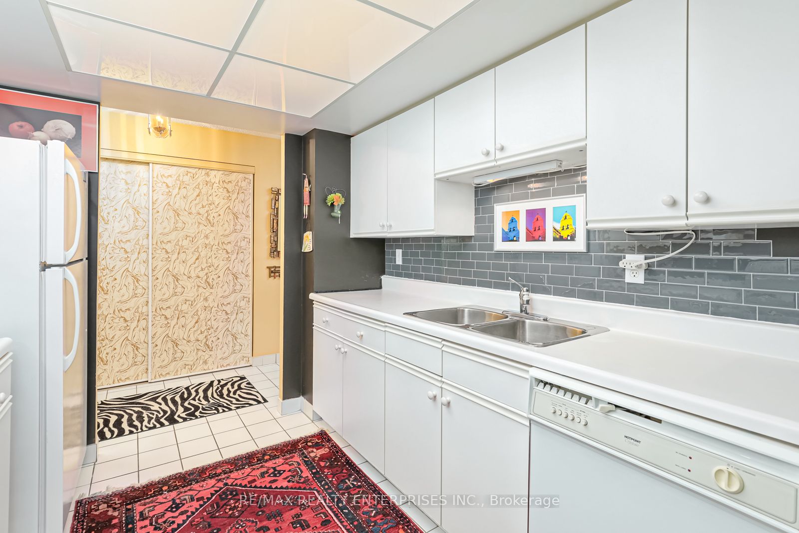 172 Eighth St, #605