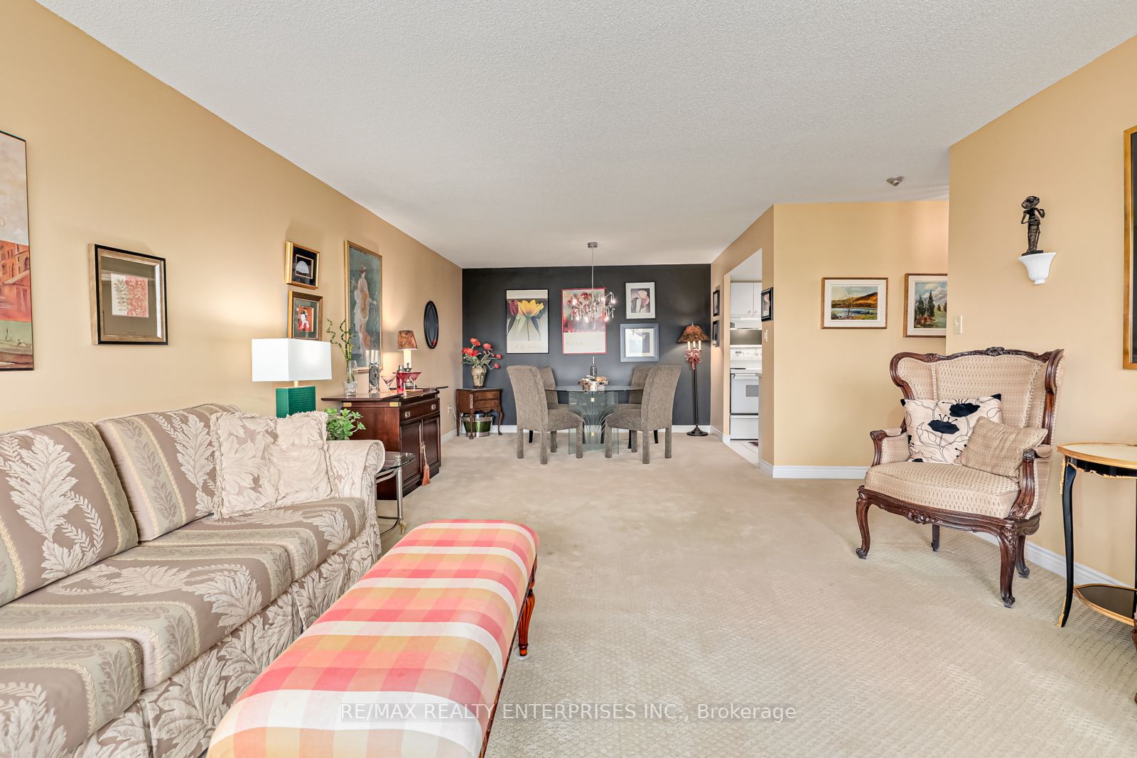 172 Eighth St, #605