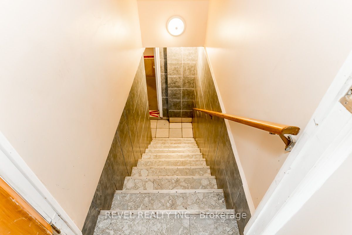 54 Beaufort Crescent