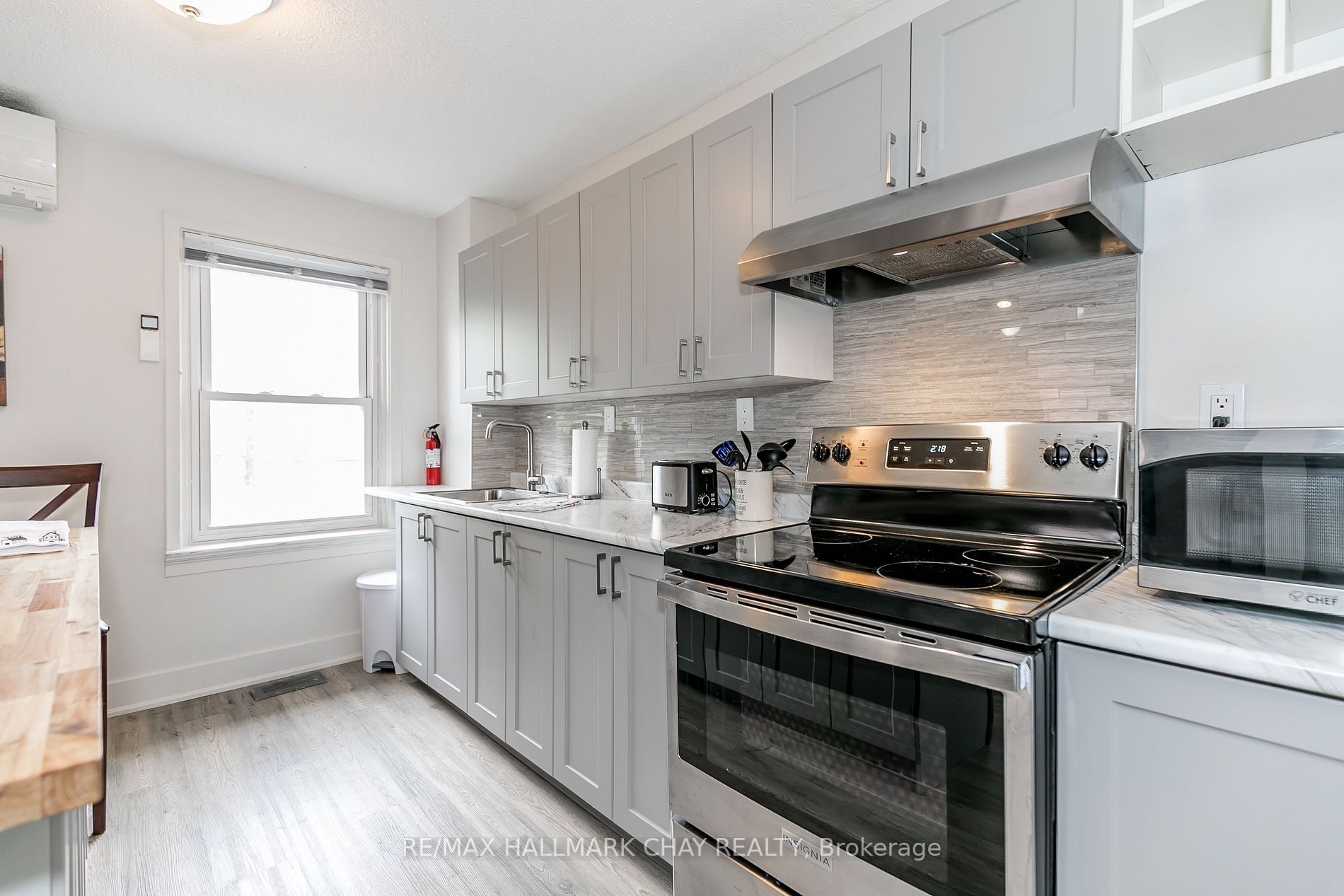 38 Tiffin St