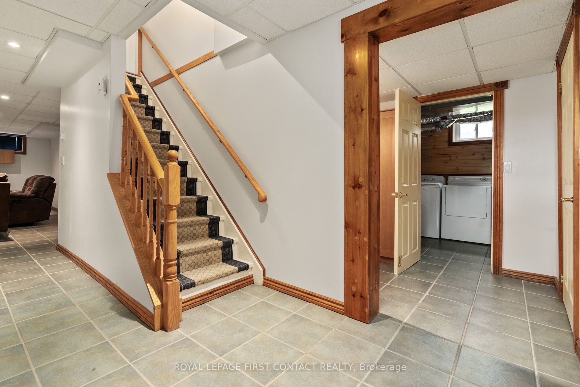 24 Valleyview Dr