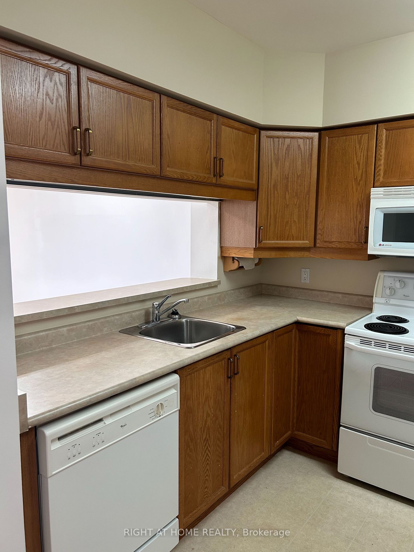 94 Dean Ave, #201