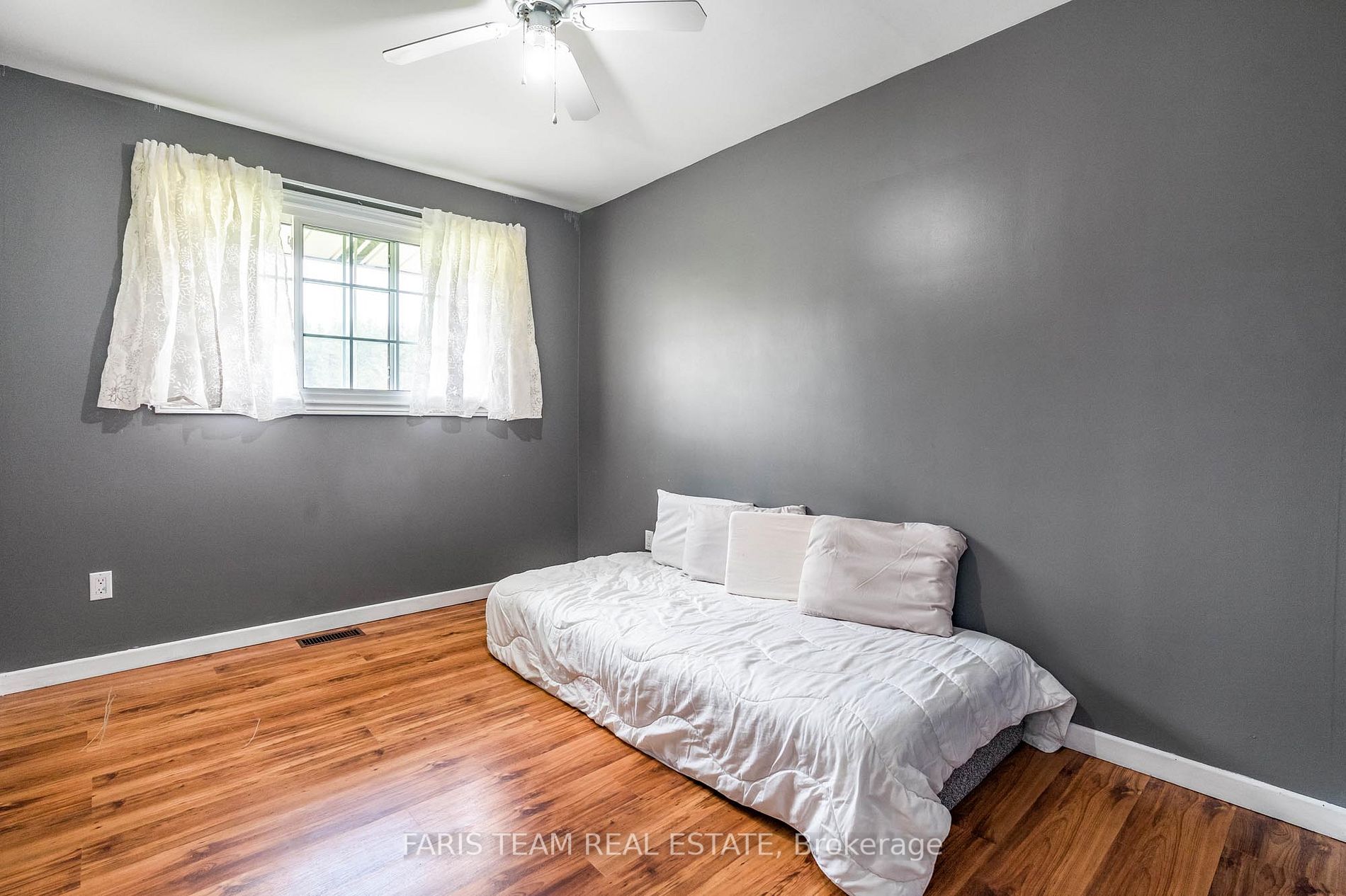 Listing S6775818 - Large Photo # 13