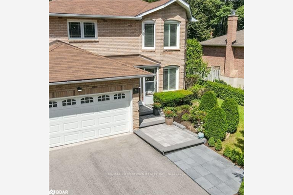 5 Kenny Cres, Barrie