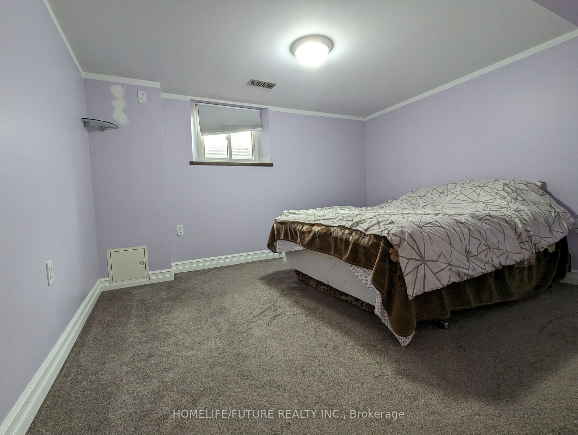 75 Bronte Cres