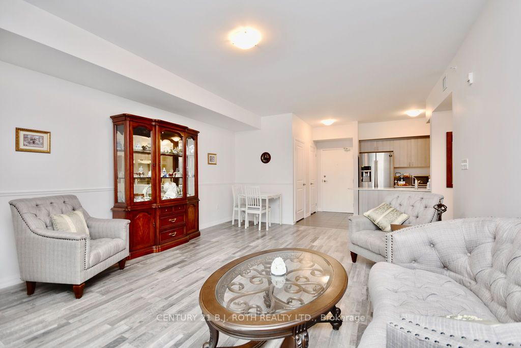 302 Essa Rd, #205