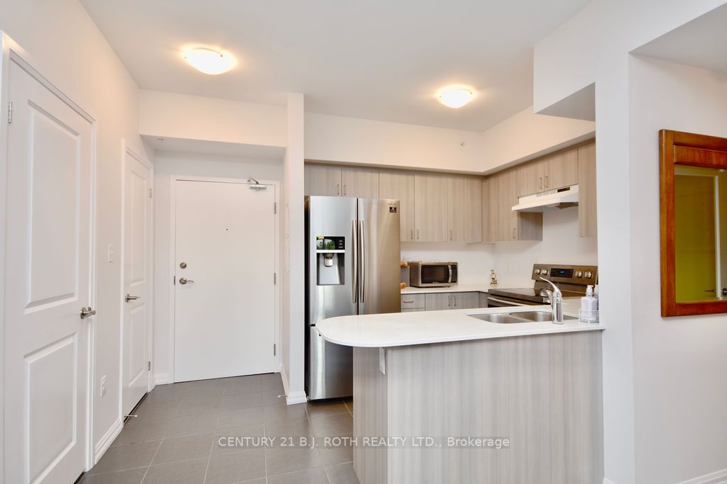 302 Essa Rd, #205