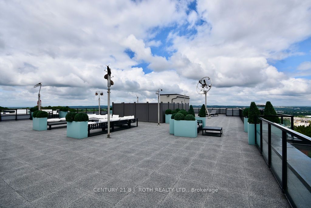 302 Essa Rd, #205