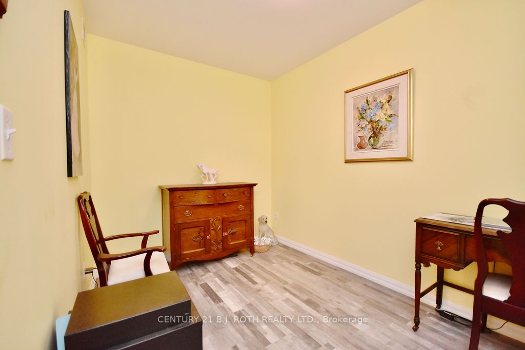302 Essa Rd, #205