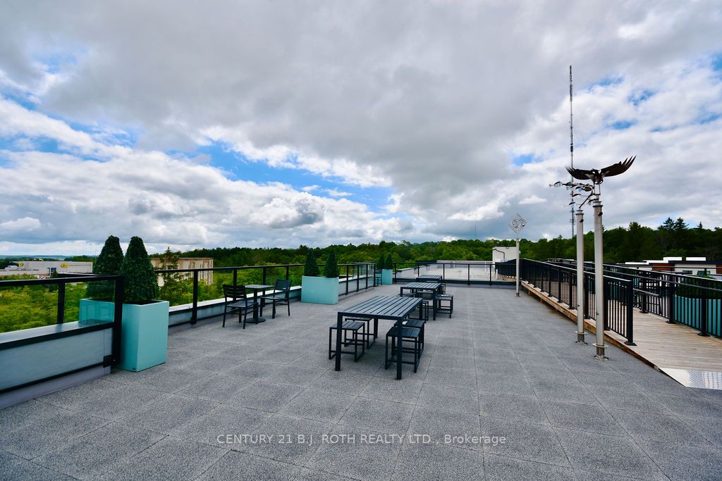 302 Essa Rd, #205