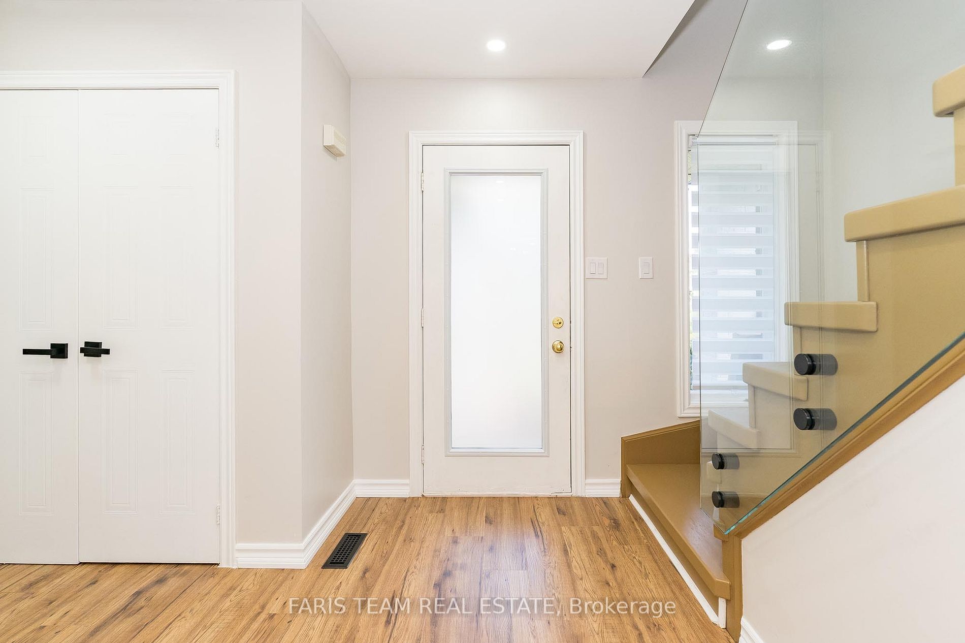 15 Meadowlark Rd