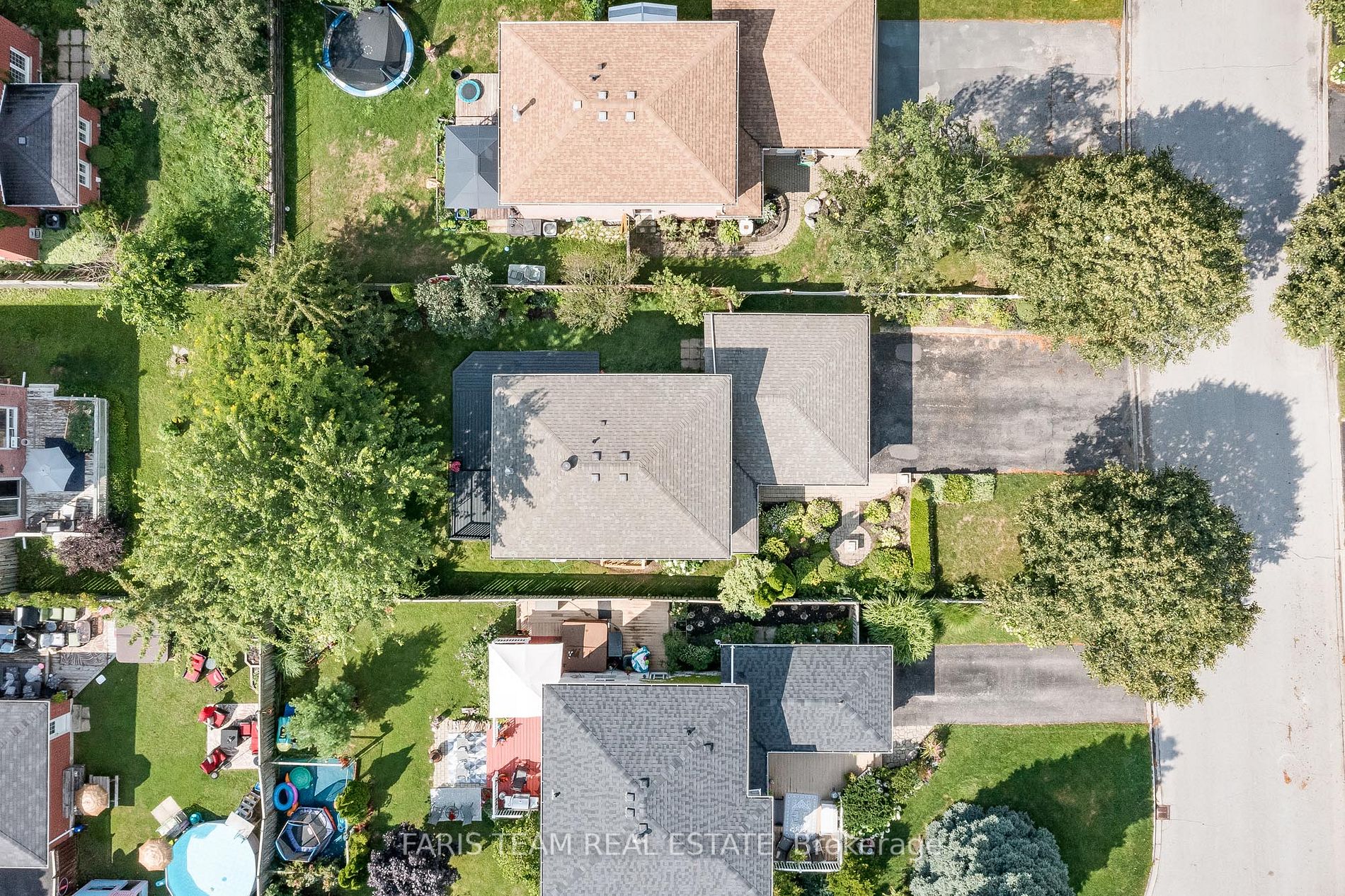 15 Meadowlark Rd