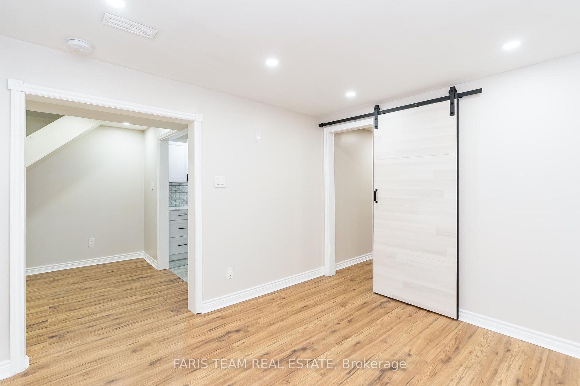 15 Meadowlark Rd