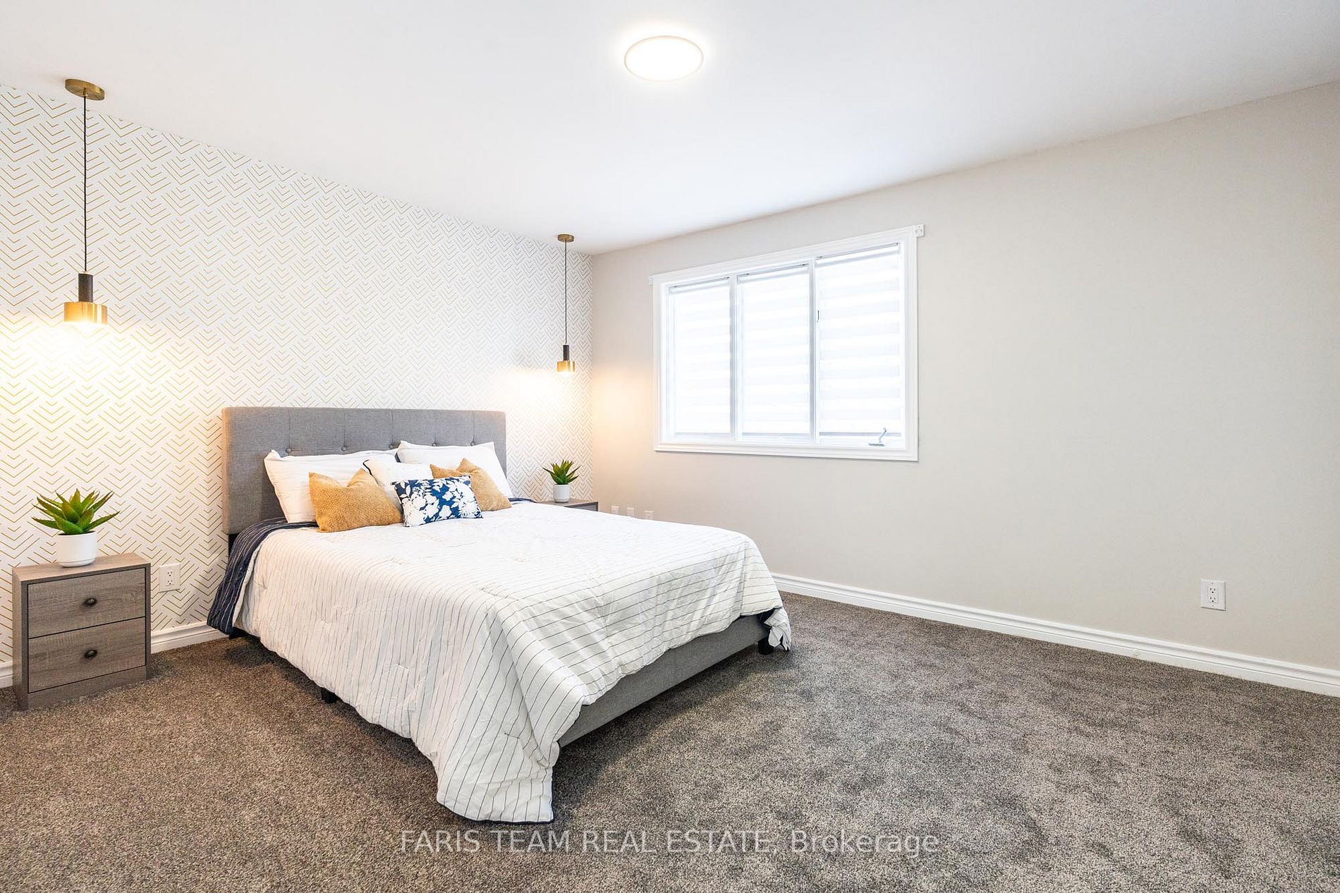 15 Meadowlark Rd