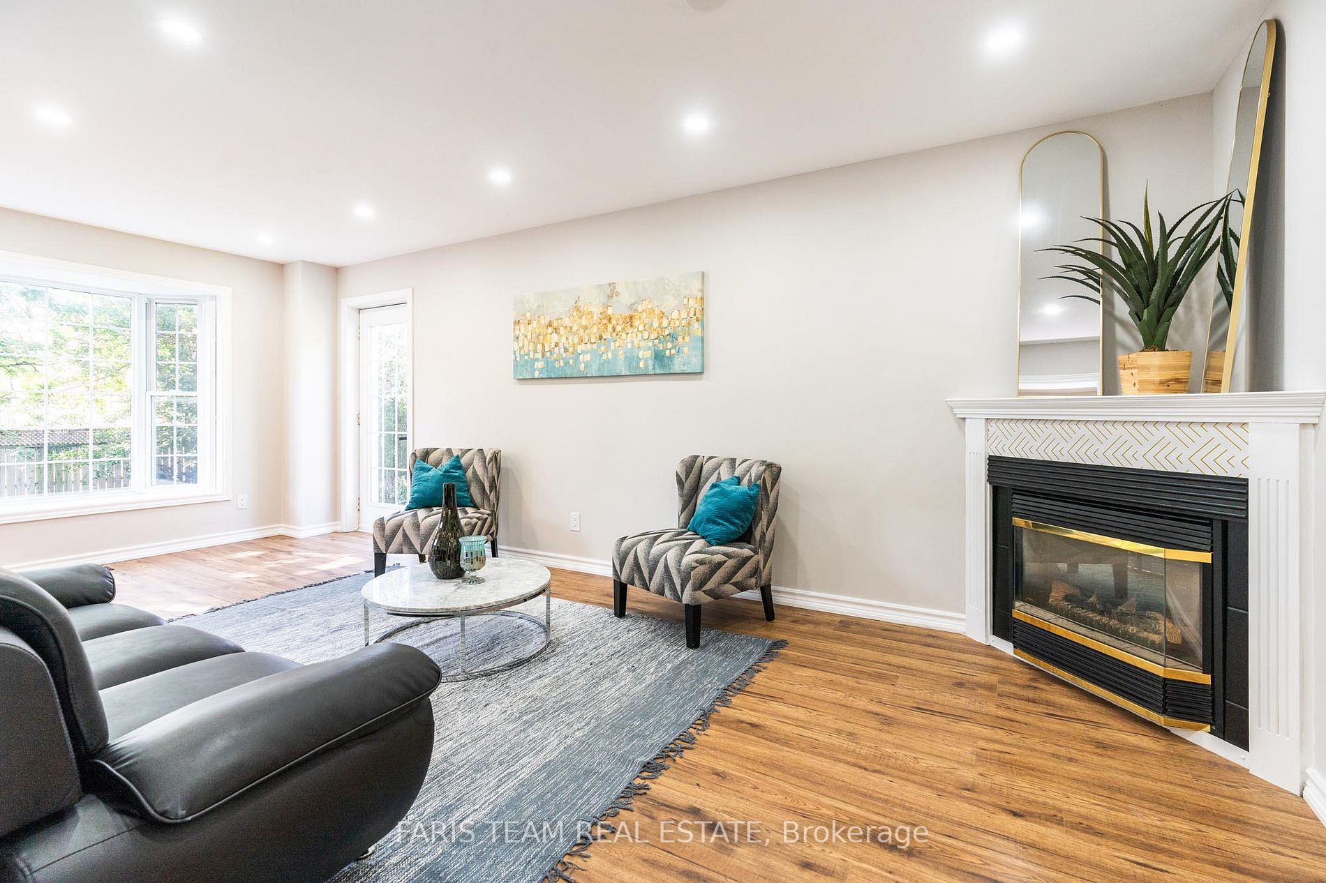 15 Meadowlark Rd