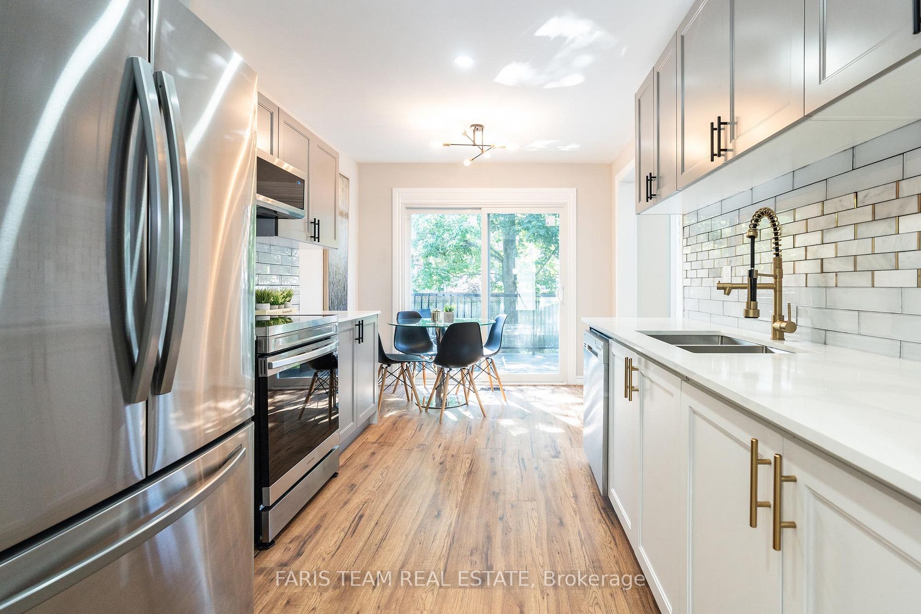 15 Meadowlark Rd