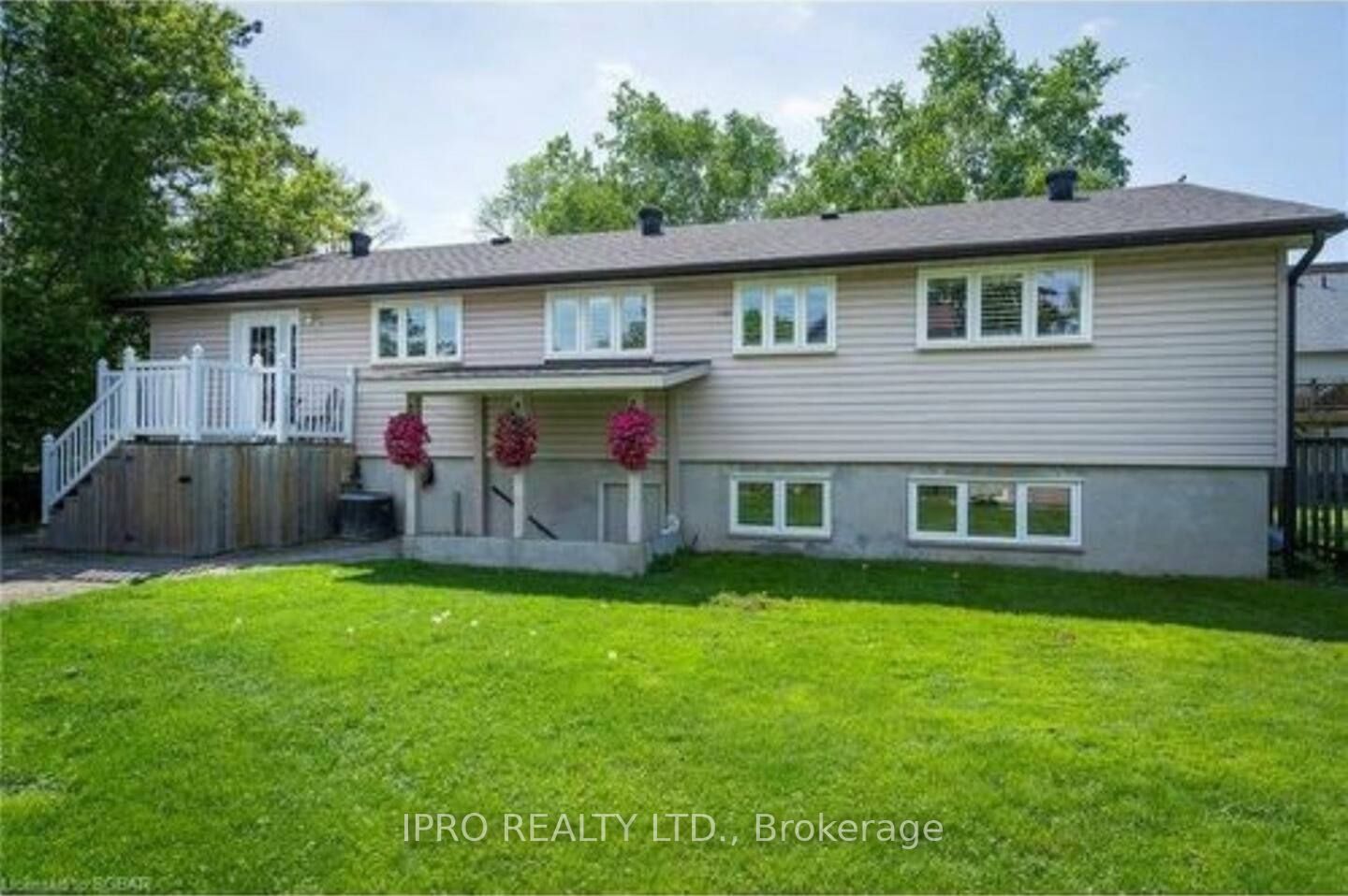 141 Elm St
