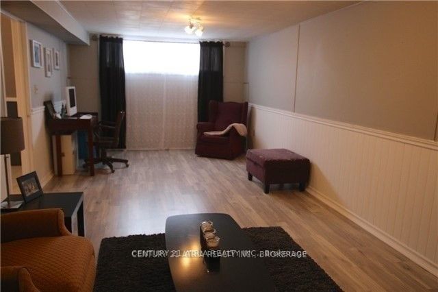 164 Cundles Rd E