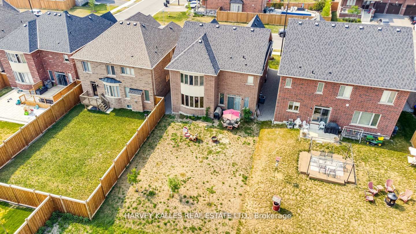 61 Mcisaac Dr