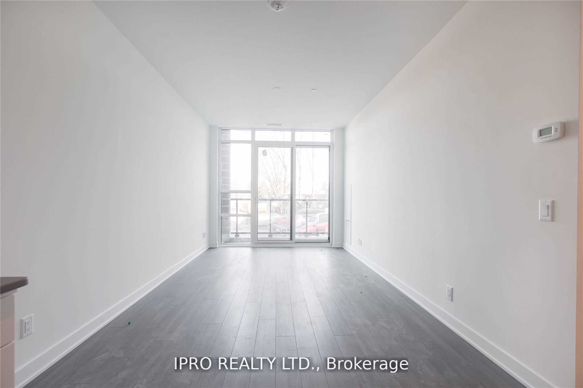 681 Yonge St, #111