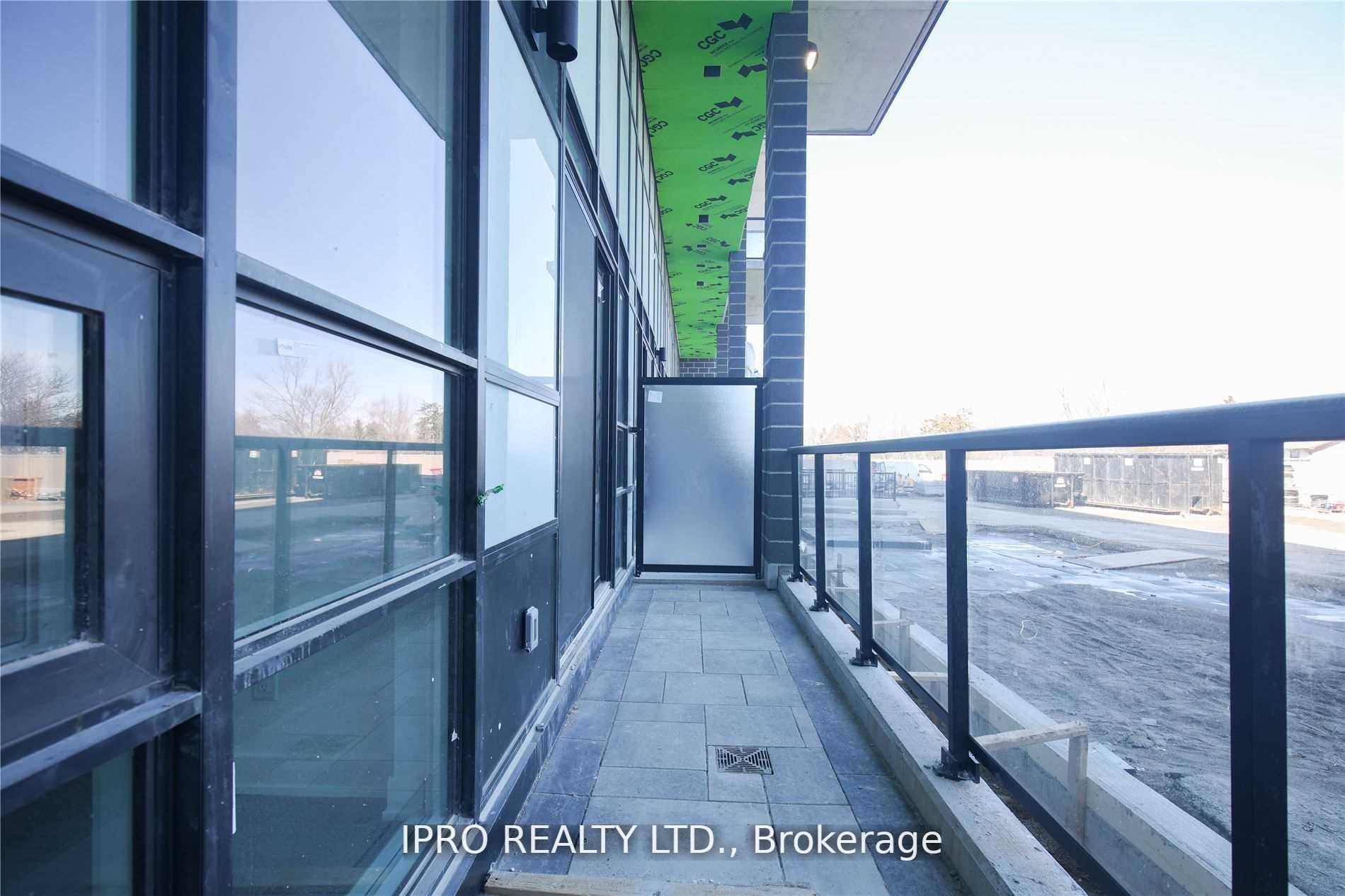 681 Yonge St, #111
