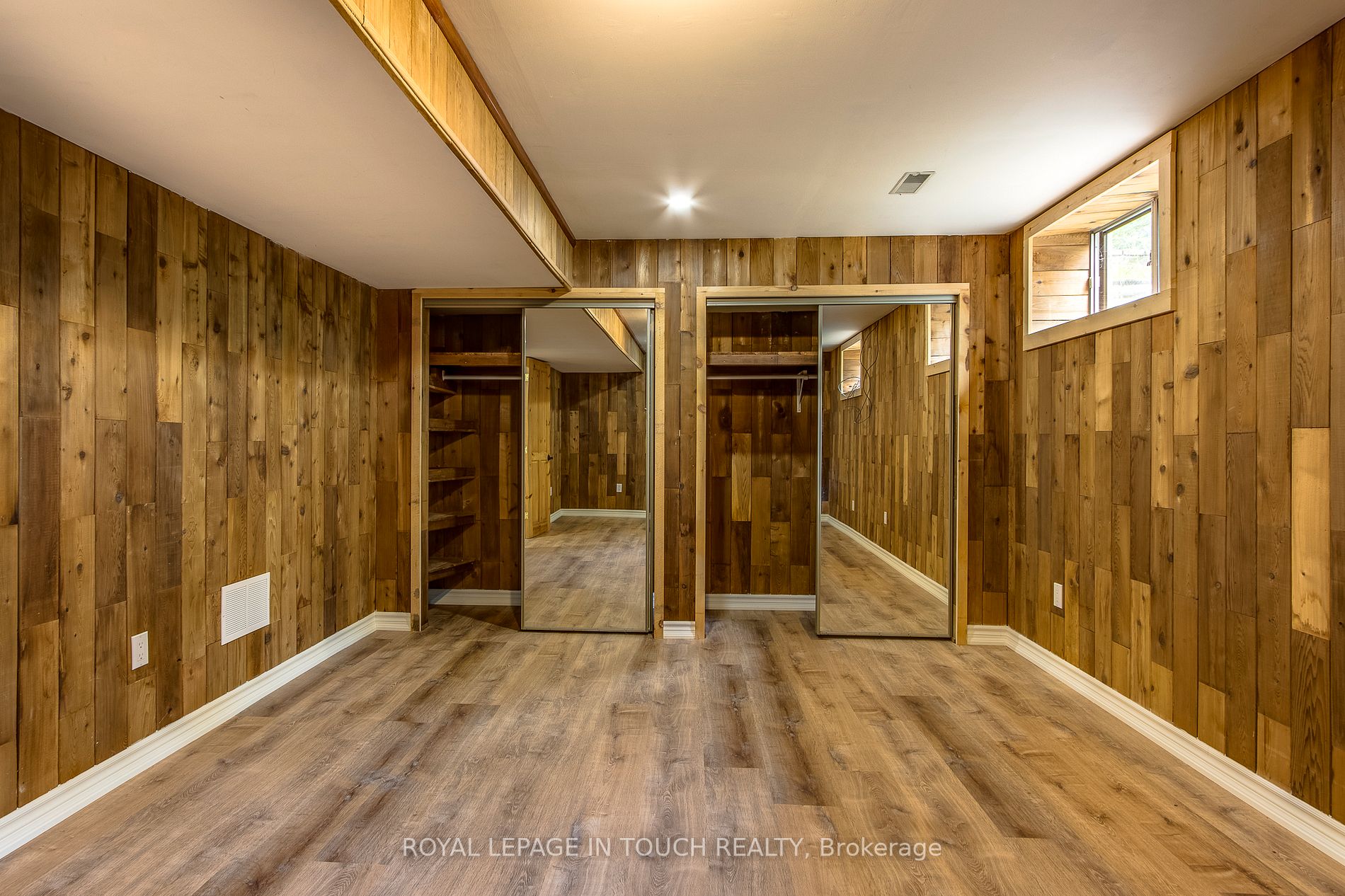 Listing S6782558 - Large Photo # 31