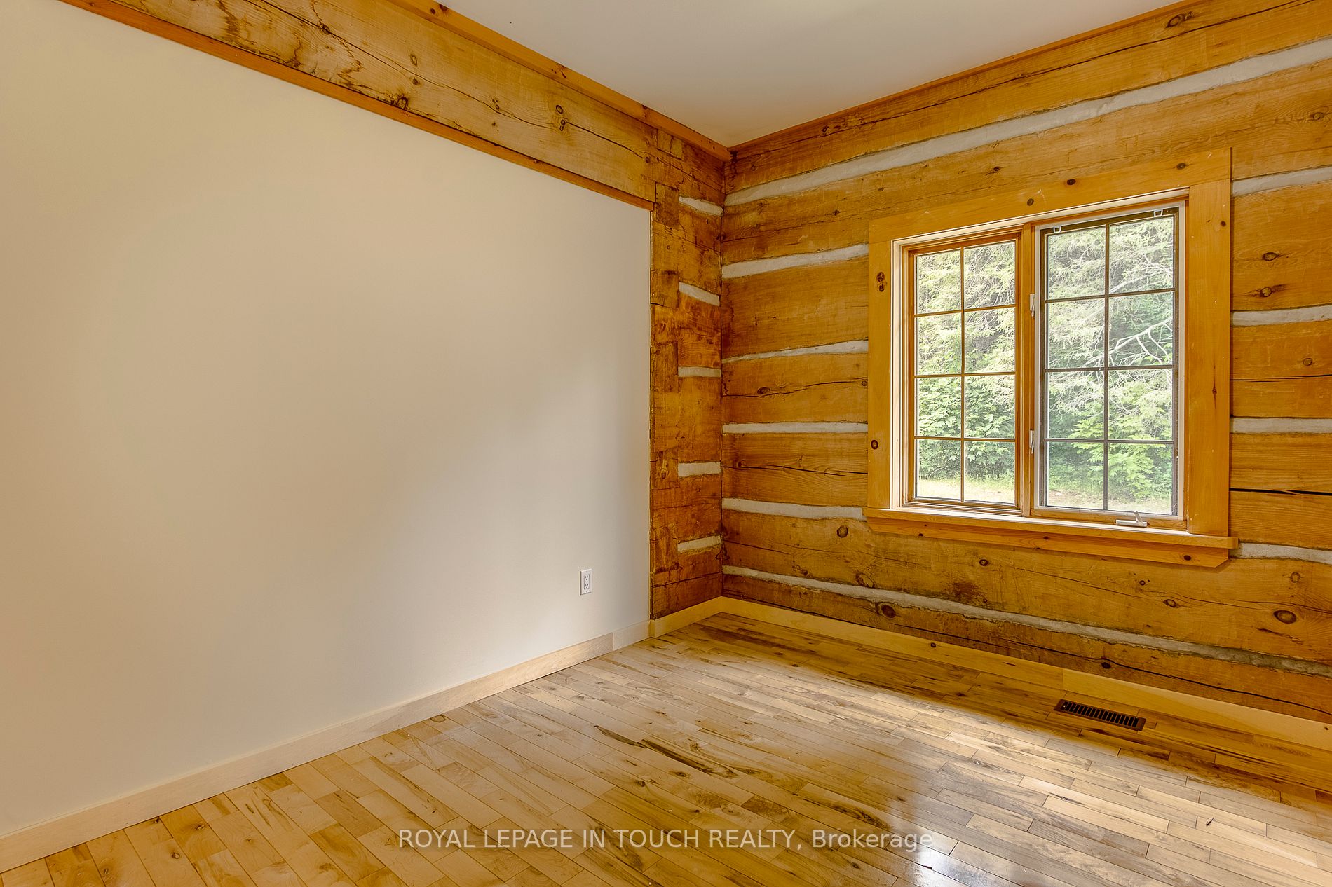 Listing S6782558 - Large Photo # 24