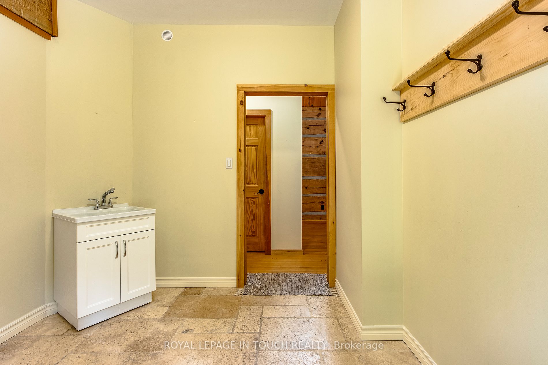 Listing S6782558 - Large Photo # 27