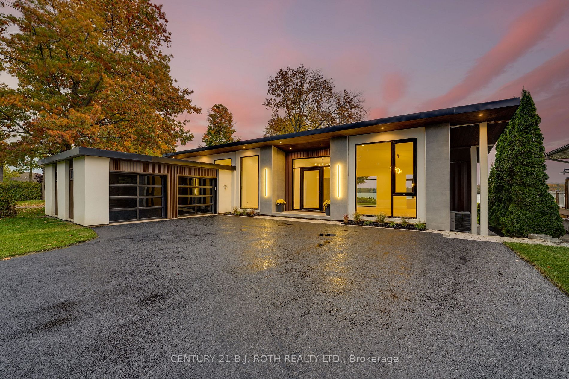 655 Glen Cres