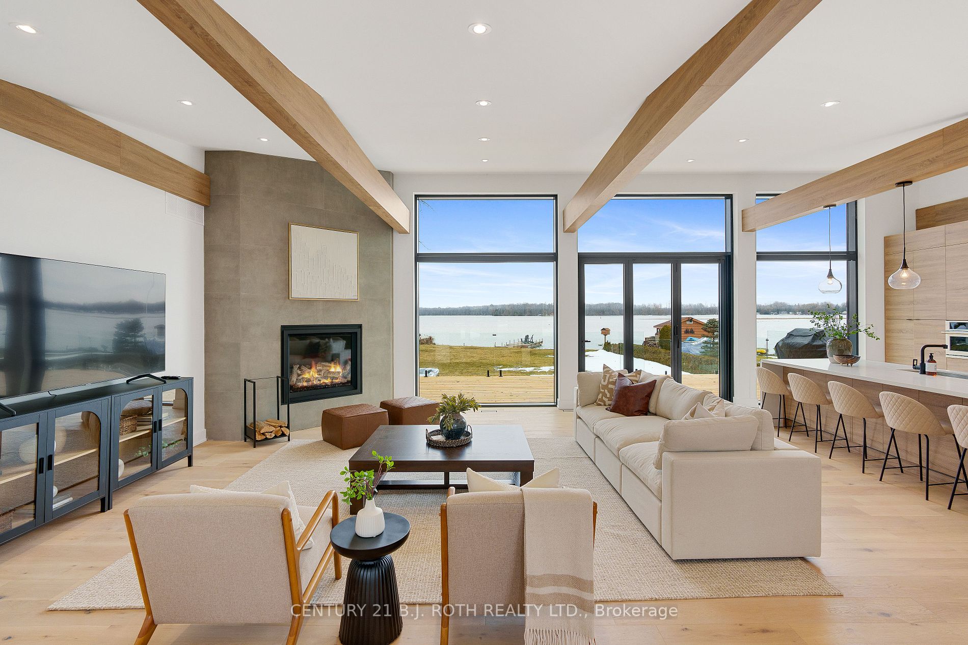 655 Glen Cres